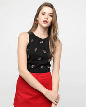 Load image into Gallery viewer, EMBROIDERY FLORAL CROP TOP - OSMOSE ONLINE SHOPPING