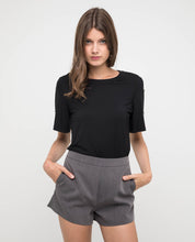 Load image into Gallery viewer, ELISE BASIC SHORTS - OSMOSE ONLINE SHOPPING
